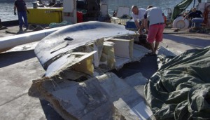 Oyster 825 Broader view of damaged keel section